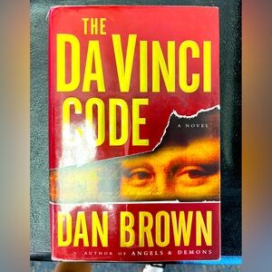 Da Vinci code by Dan Brown book